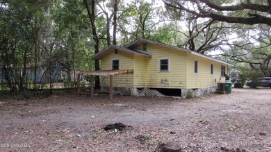 Beautiful large oak trees surround this 3bdrm 1bth home. No - photo 11