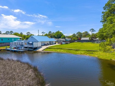 150 feet of Pensacola waterfront. Three parcels. Zero HOA. And a - photo 6