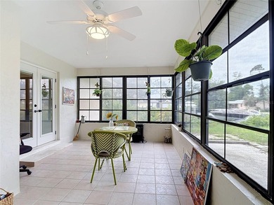 Welcome home to this charming, beautifully updated, furnished - photo 32