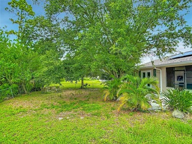 Welcome home to this charming, beautifully updated, furnished - photo 34