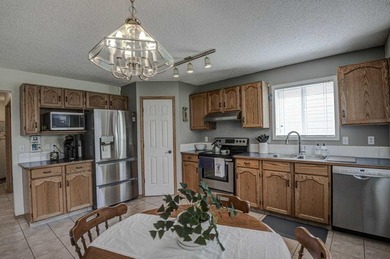 Welcome to this beautifully maintained 1,550 sq. ft. family home - photo 21