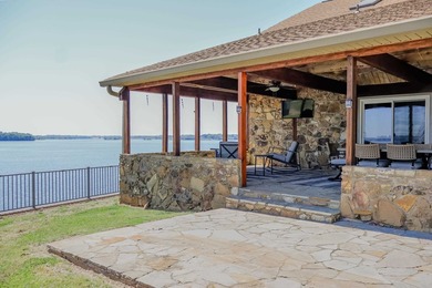 Lake life doesn't get better than this. Situated on the shores - photo 21