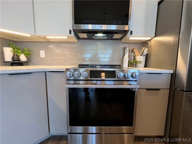 Spectacular views, incredible location, move-in ready, updated - photo 7