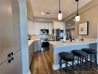Spectacular views, incredible location, move-in ready, updated - photo 9