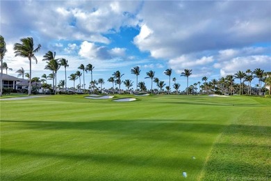 This elegant Sailfish Point estate is ideally positioned on the - photo 52