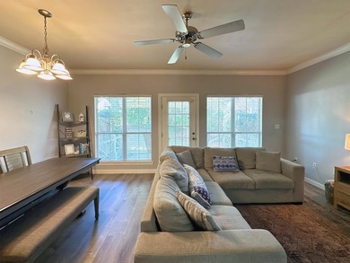 Located just off Main Street in Destin - this 3 bed, 2 bath - photo 11