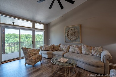 This top-floor Lazy Days condo shows like brand new and is being - photo 26