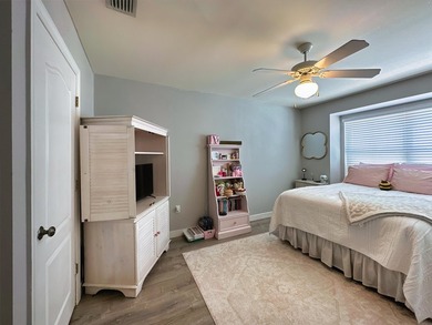 Located just off Main Street in Destin - this 3 bed, 2 bath - photo 29