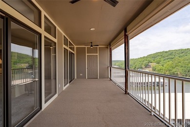 This top-floor Lazy Days condo shows like brand new and is being - photo 33