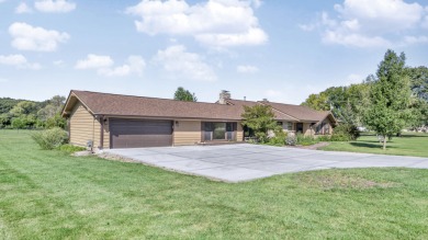 DuPage River - DuPage County Home For Sale in West Chicago Illinois