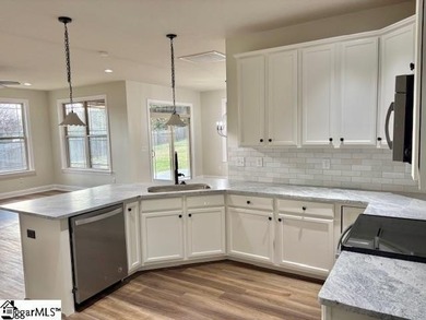 A Blue Ridge Beauty! Located just 2 miles from Lake Robinson - photo 4