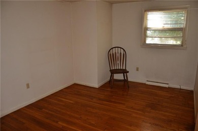 Perfect for investors and handy folks alike, this one-level - photo 11