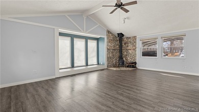 Welcome to this spacious 5-bedroom, 2-bath home in the Malibu - photo 4