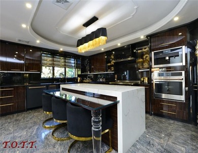 New to market the best house in Mill Basin must see to - photo 14