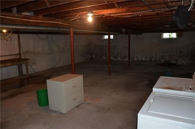 Perfect for investors and handy folks alike, this one-level - photo 19