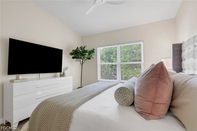 Welcome to your slice of paradise in the heart of Naples! This - photo 22