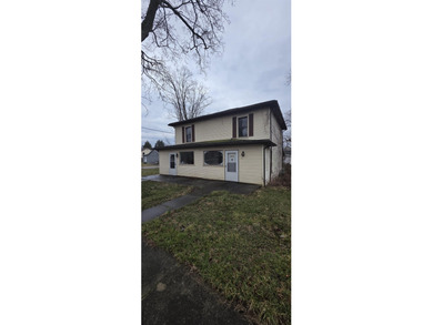 Lake Townhome/Townhouse For Sale in Saint Albans, West Virginia