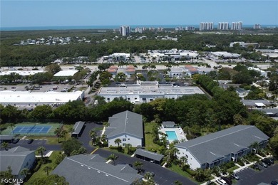 Welcome to your slice of paradise in the heart of Naples! This - photo 38