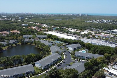 Welcome to your slice of paradise in the heart of Naples! This - photo 44