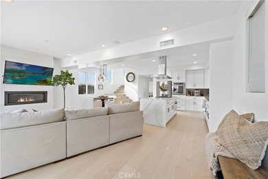 Located in the heart of Corona del Mar Village, this home - photo 13