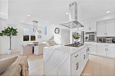 Located in the heart of Corona del Mar Village, this home - photo 19