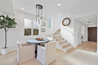 Located in the heart of Corona del Mar Village, this home - photo 20