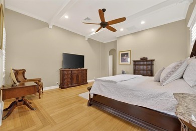 539 Islebay Drive | 4 Bedrooms | 3 Baths | Pool | Waterfront | - photo 21