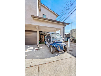 Located in the heart of Corona del Mar Village, this home - photo 31