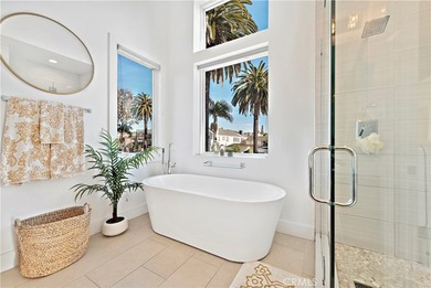 Located in the heart of Corona del Mar Village, this home - photo 38
