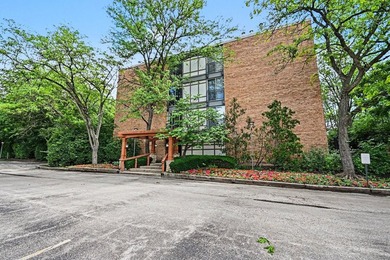 Welcome to Four Lakes! This well-maintained Birch model studio - photo 1