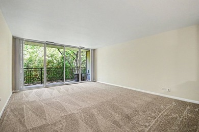 Welcome to Four Lakes! This well-maintained Birch model studio - photo 2