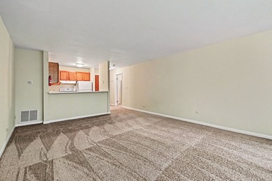 Welcome to Four Lakes! This well-maintained Birch model studio - photo 5