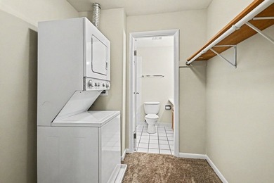 Welcome to Four Lakes! This well-maintained Birch model studio - photo 10