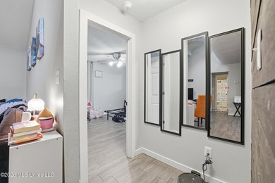 Welcome to your beautifully updated 3-bedroom, 2-bathroom home - photo 17