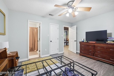 Welcome to your beautifully updated 3-bedroom, 2-bathroom home - photo 20