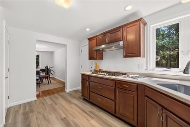 Welcome to 490 Van Voorhis Ave! Offered for the first time in - photo 22