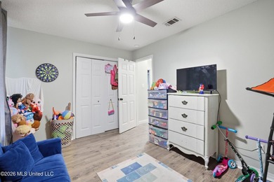 Welcome to your beautifully updated 3-bedroom, 2-bathroom home - photo 24