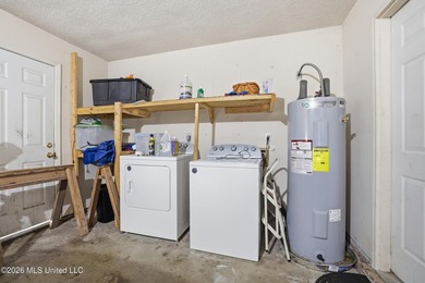 Welcome to your beautifully updated 3-bedroom, 2-bathroom home - photo 28