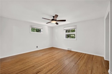 Welcome to 490 Van Voorhis Ave! Offered for the first time in - photo 32