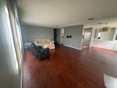 Experience the relaxed Florida lifestyle in the highly desirable - photo 3