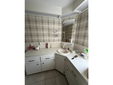 Experience the relaxed Florida lifestyle in the highly desirable - photo 8