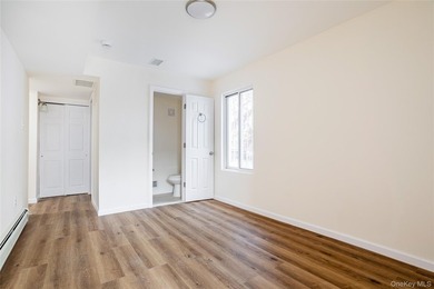 Move right into this three-bedroom, 2.5-bath townhouse with a - photo 13