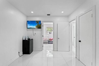 Discover this beautifully maintained 4-bedroom, 2-bathroom - photo 14