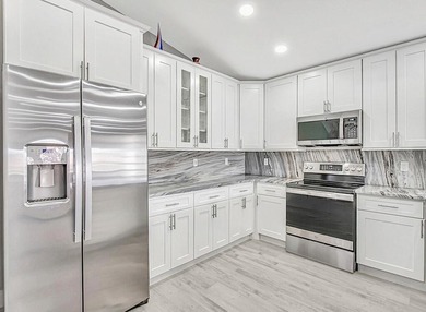 ENORMOUS GREAT ROOM! ONE OF A KIND OPEN FLOOR PLAN! LIKE NEW! - photo 14