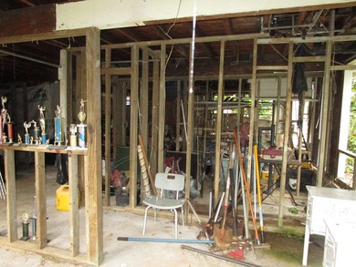 Classic Hawaiian home built in the 1940's. High ceilings with - photo 15