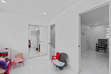 Discover this beautifully maintained 4-bedroom, 2-bathroom - photo 17