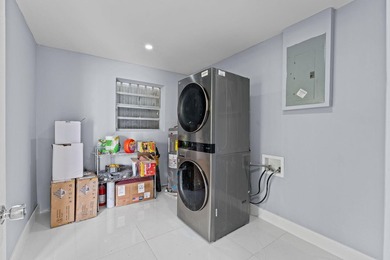 Discover this beautifully maintained 4-bedroom, 2-bathroom - photo 23
