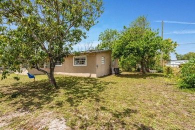 Discover this beautifully maintained 4-bedroom, 2-bathroom - photo 27