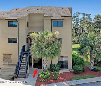 RIVERFRONT LIVING AT ITS FINEST! This stunning ground floor - photo 2