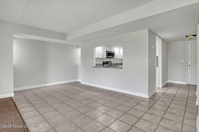 RIVERFRONT LIVING AT ITS FINEST! This stunning ground floor - photo 8